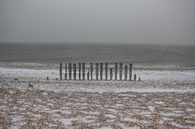 upright sticks middle